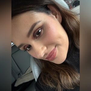 Meet your Posher, Carolina